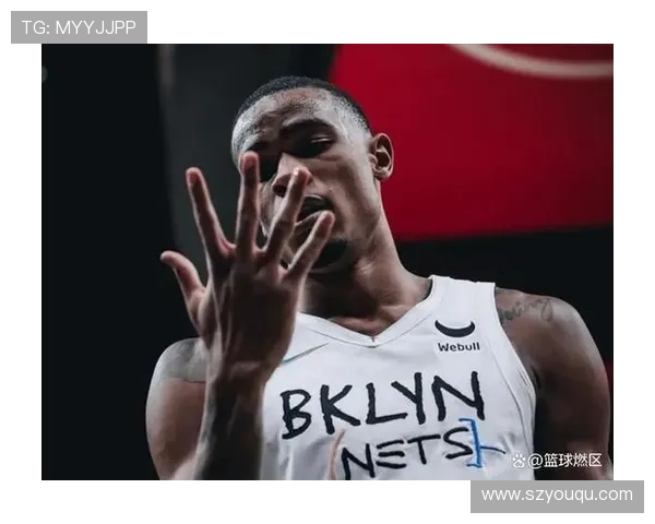 克拉克斯顿表现出色14投8中砍下21分8篮板4助攻2抢断2盖帽